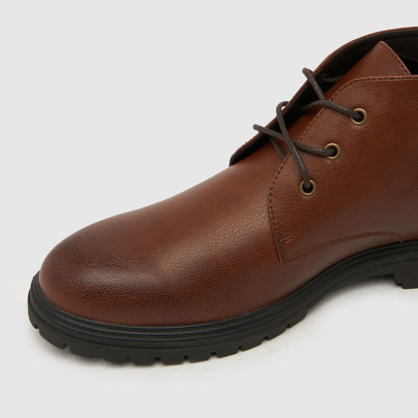 Grayson Chukka in Brown