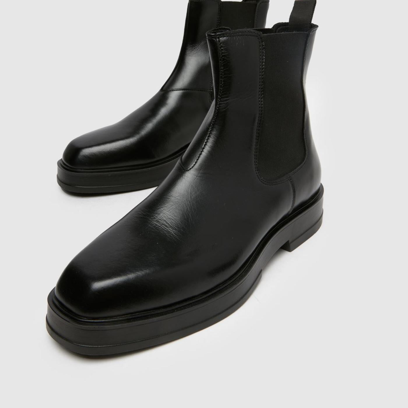 Darcy Leather Chelsea in Black