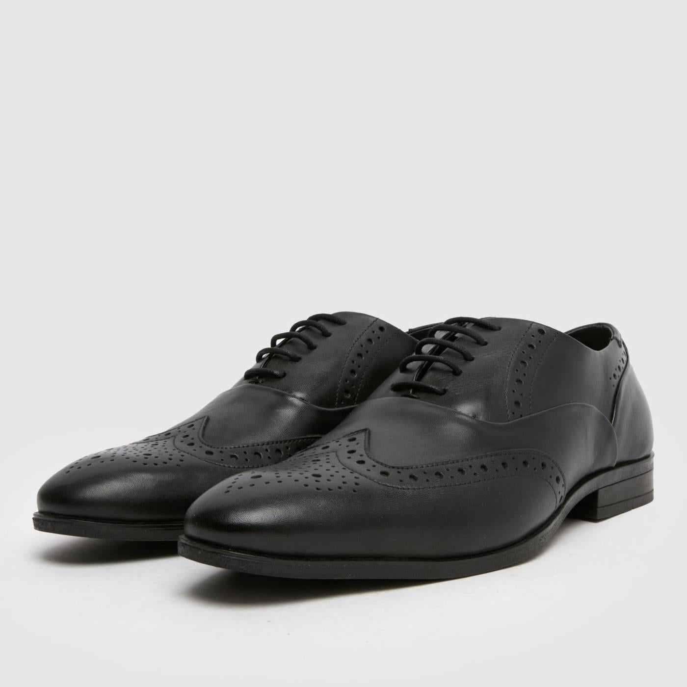 Row Leather Brogue in Black