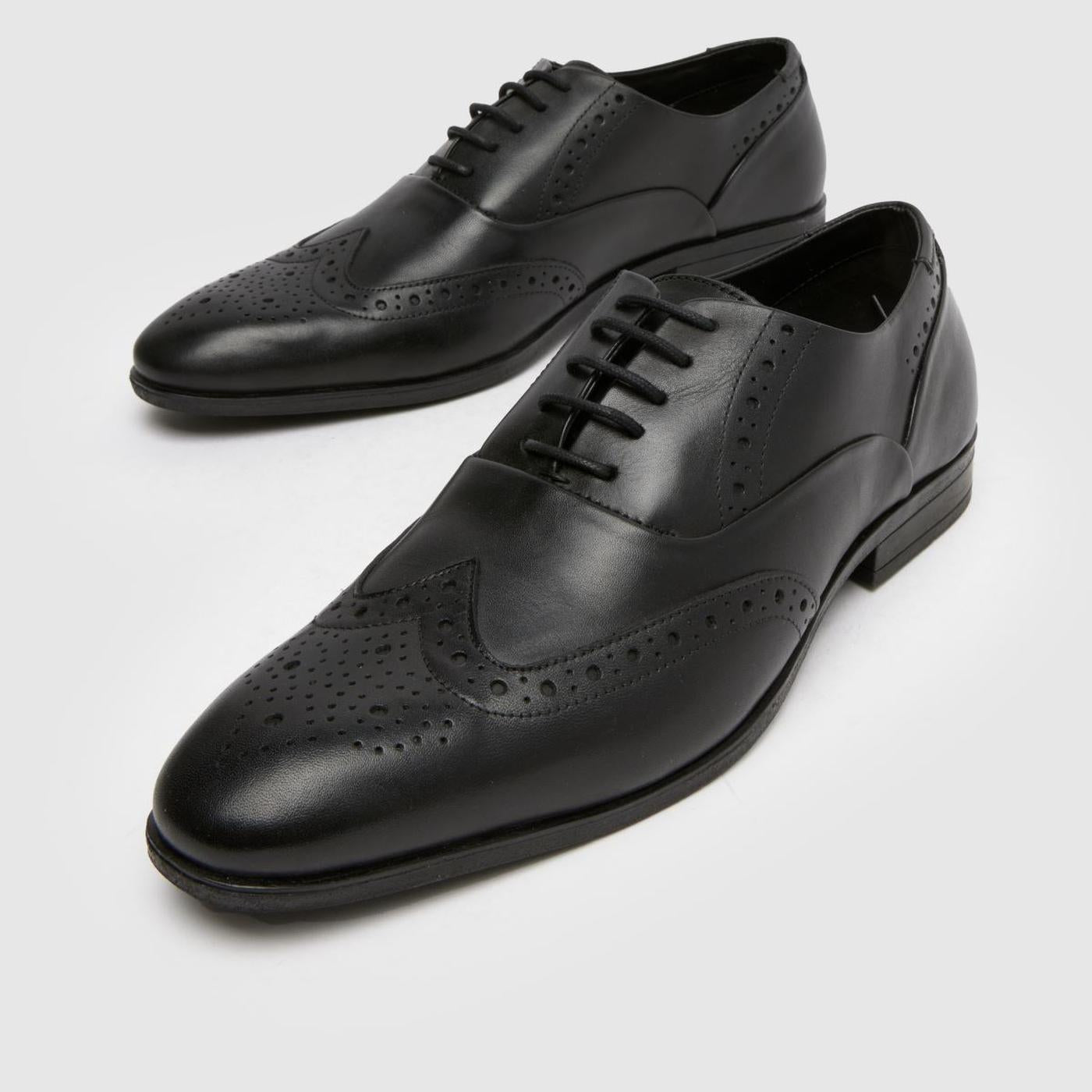 Row Leather Brogue in Black