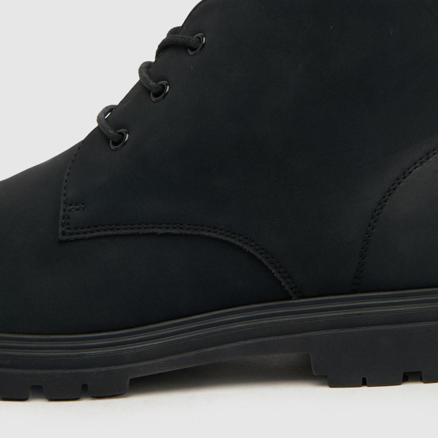 Grayson Chukka in Black