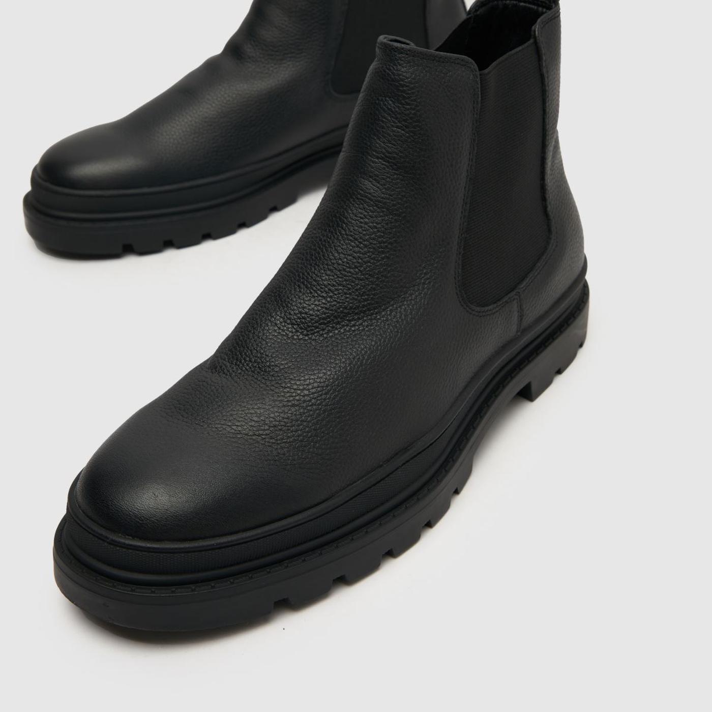 Darian Chunky in Black