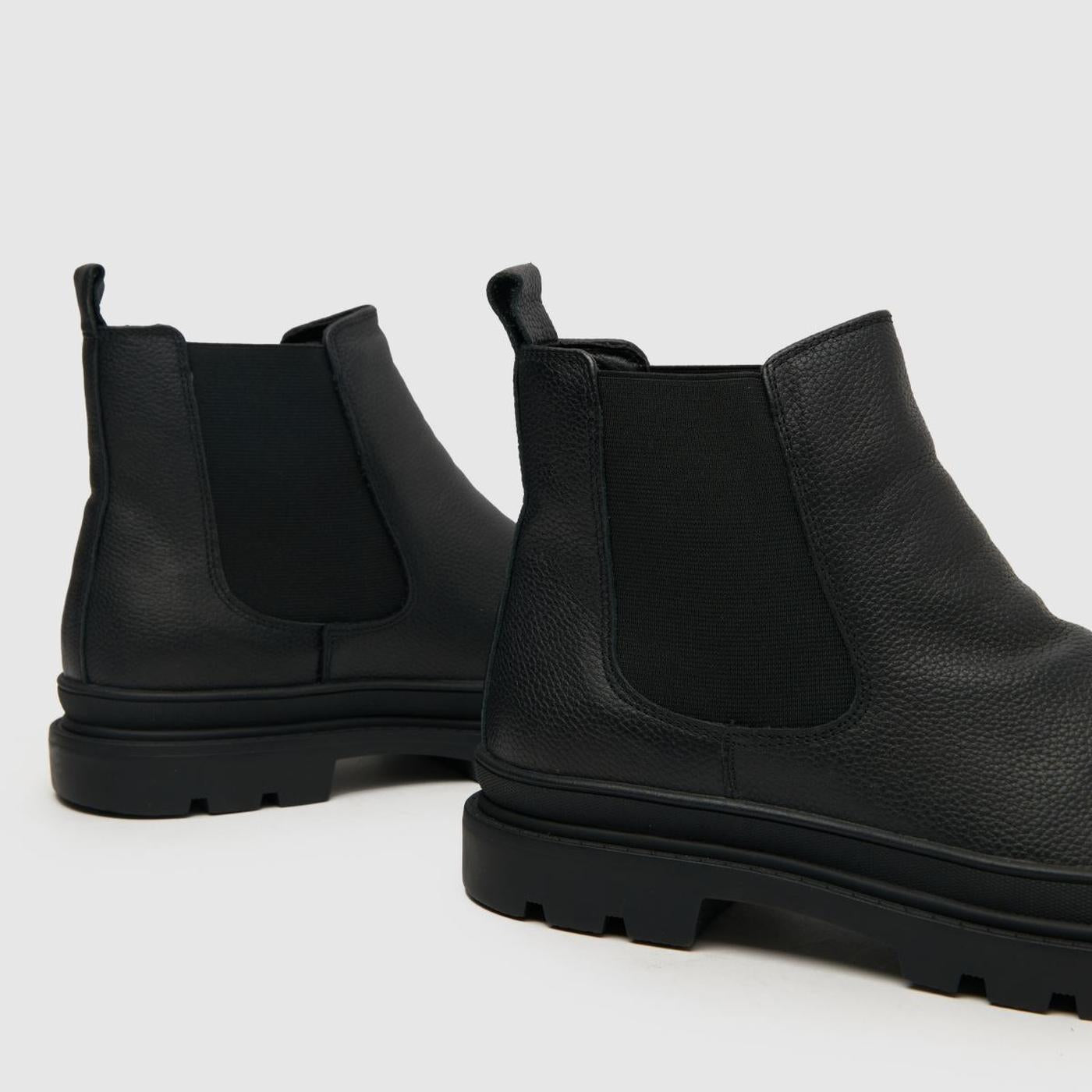 Darian Chunky in Black