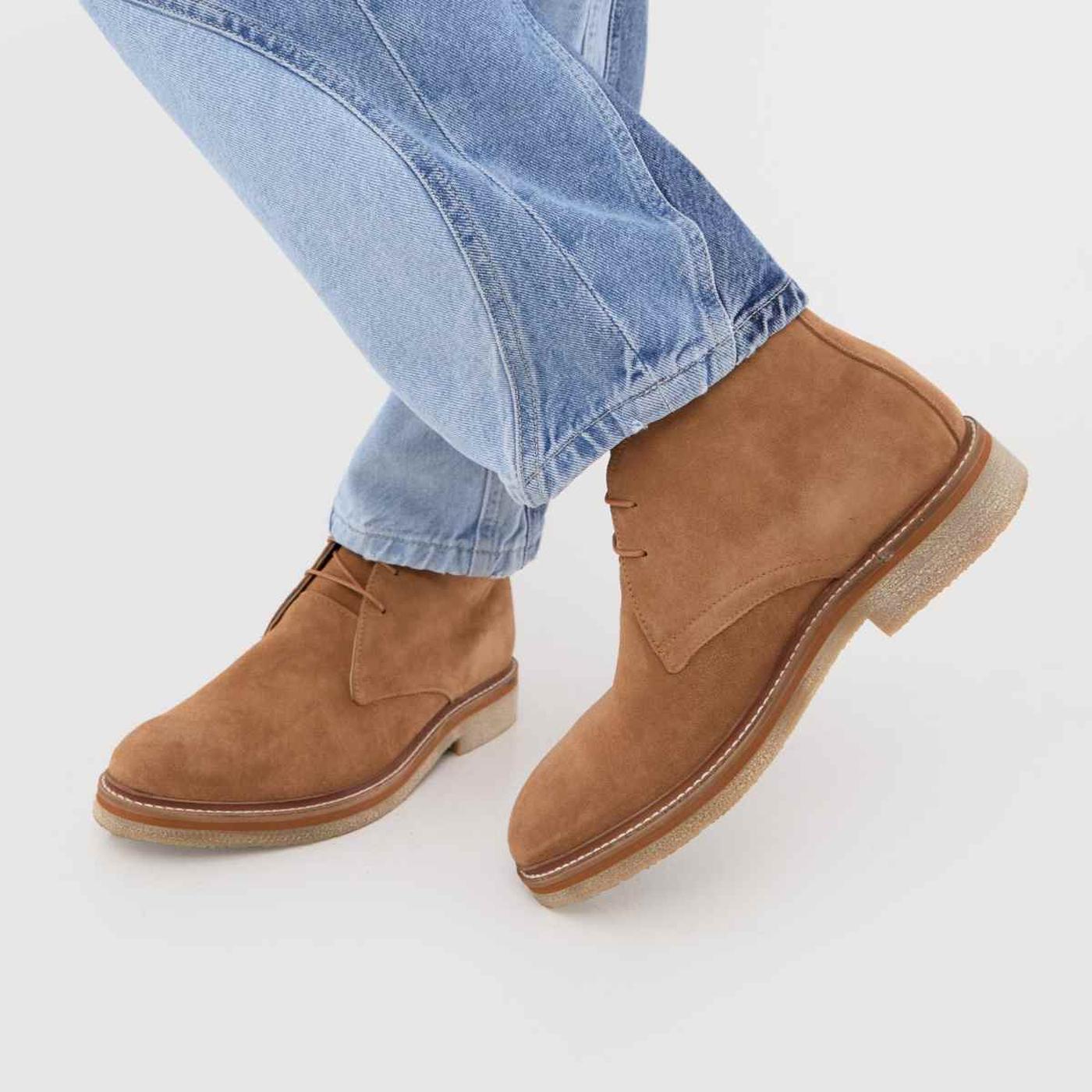 Georgie Chukka in Tan