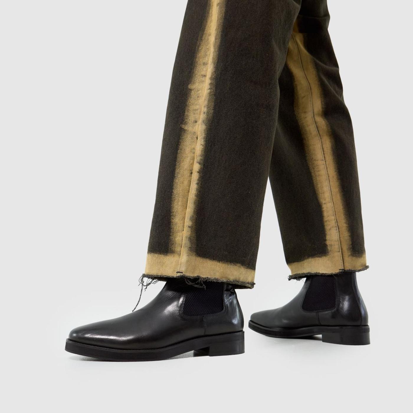 Dom Leather Chelsea in Black