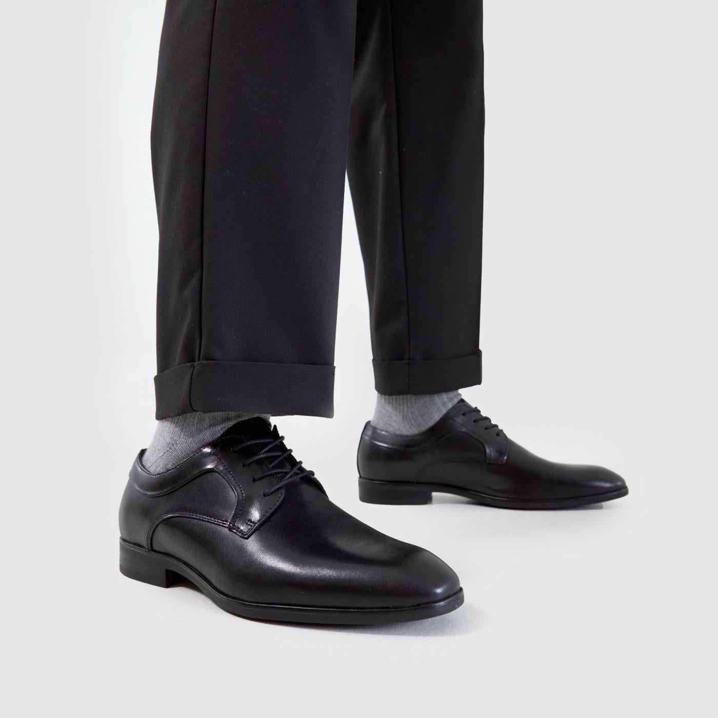 Rail Leather Derby in Black