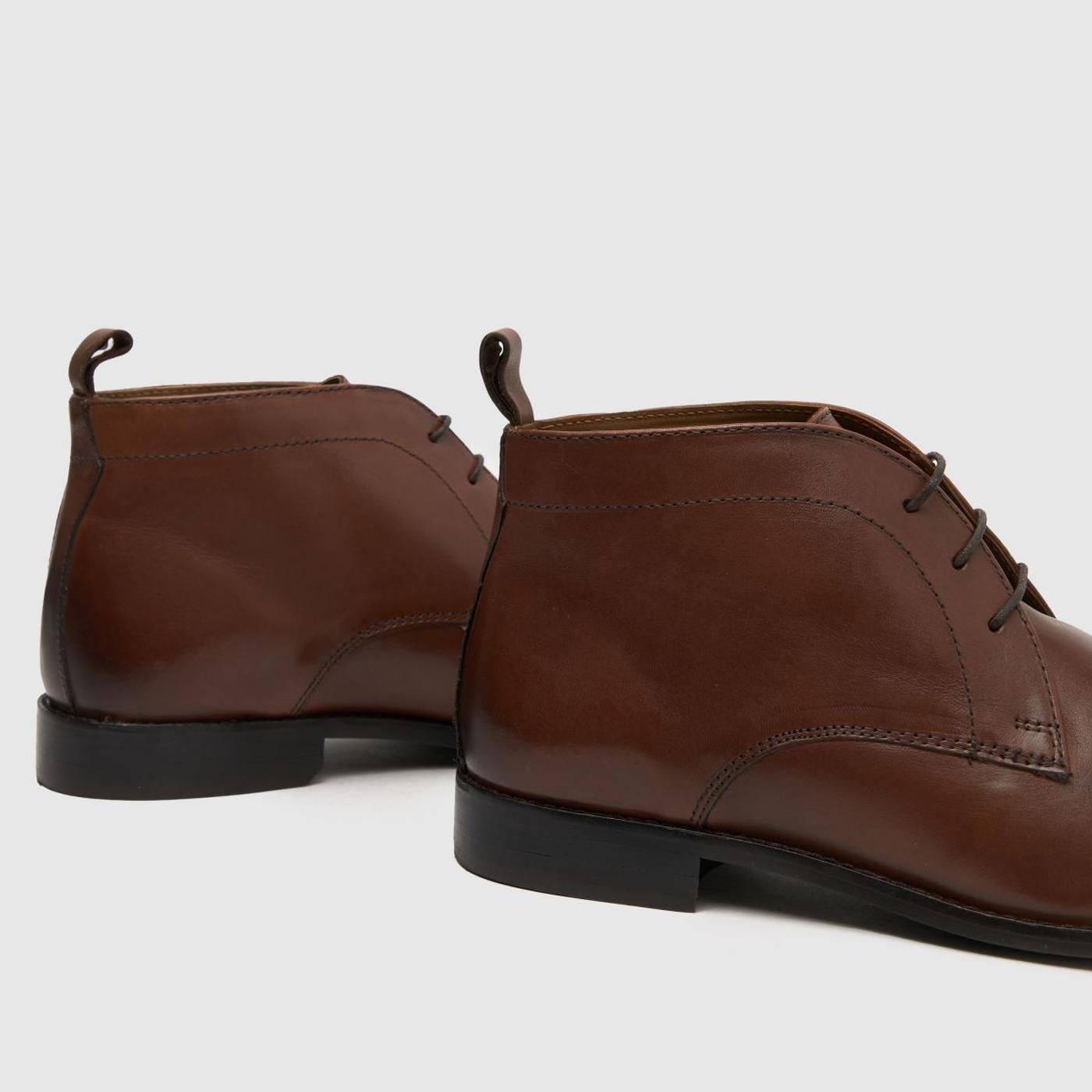 Dez Smart Chukka in Brown